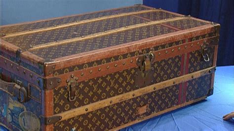 louis vuitton suitcase appraisal.